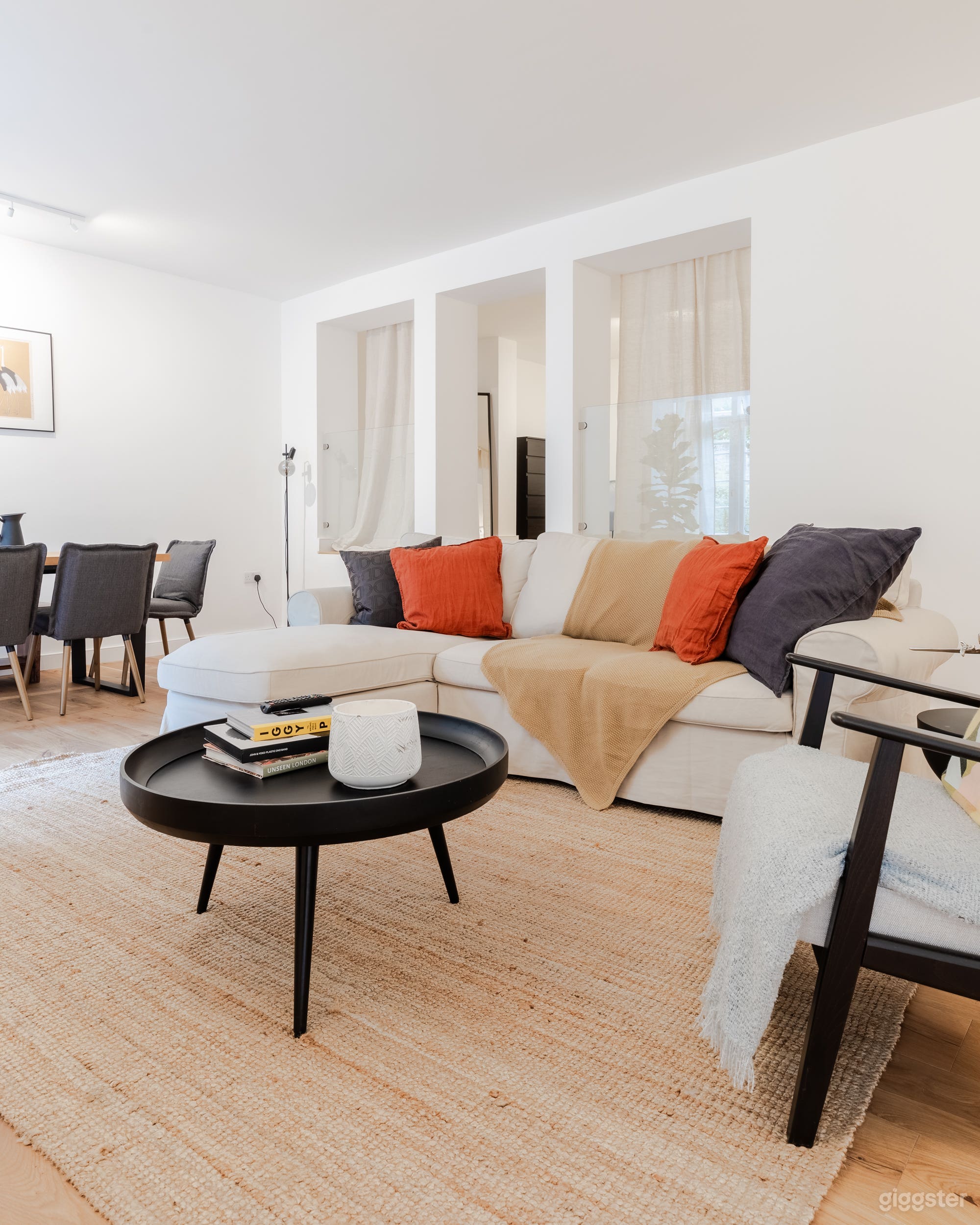 Large Boho Modern Leafy Hampstead Apartment  Photo 2