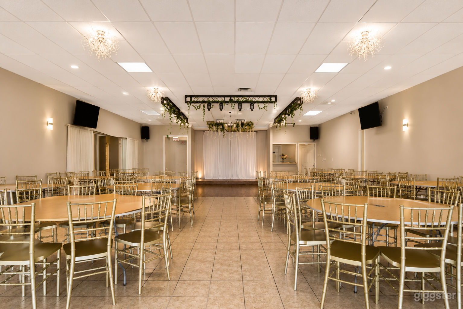 Elegant & Versatile Houston Event Venue Photo 3