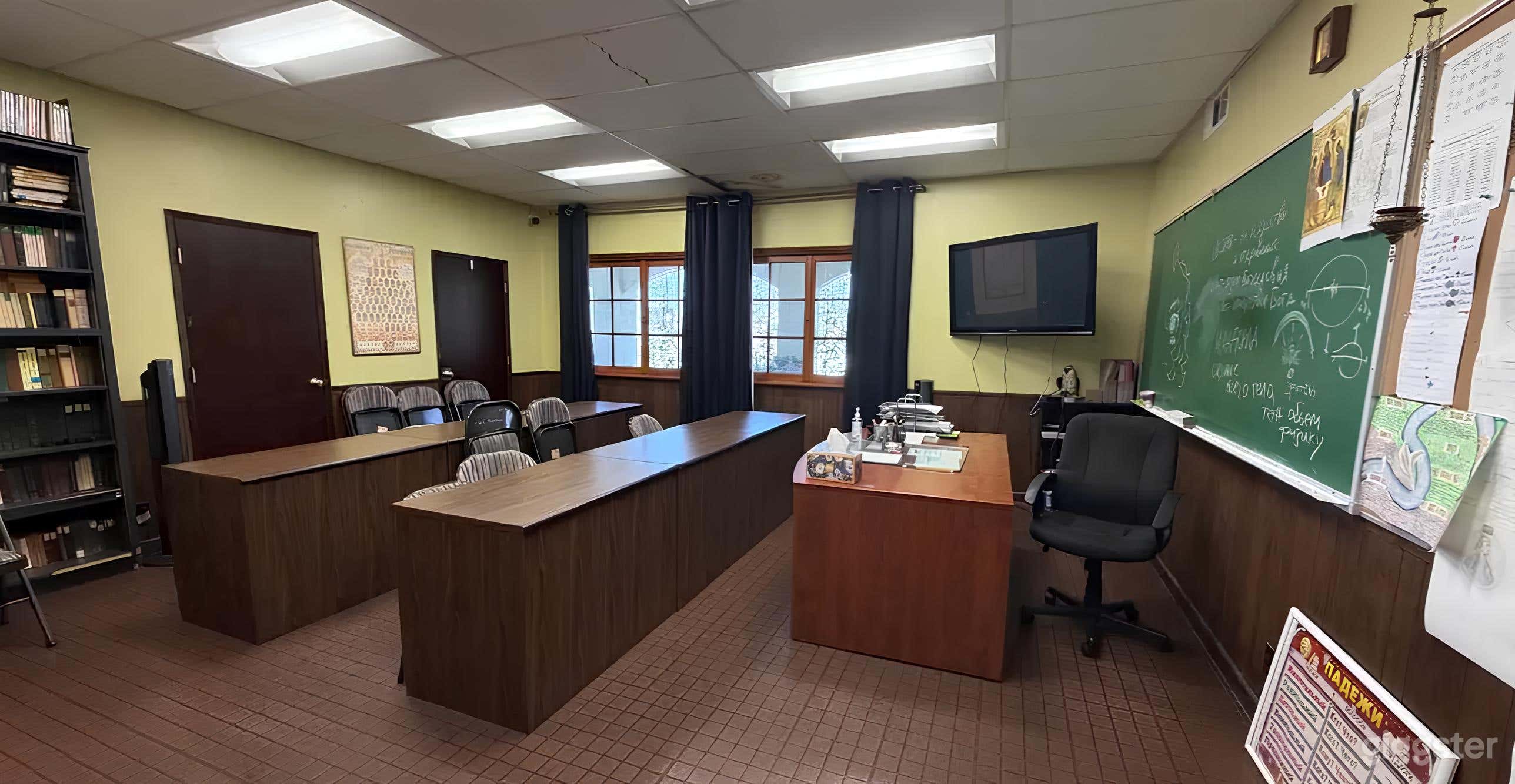 Small Classy Classroom Photo 2