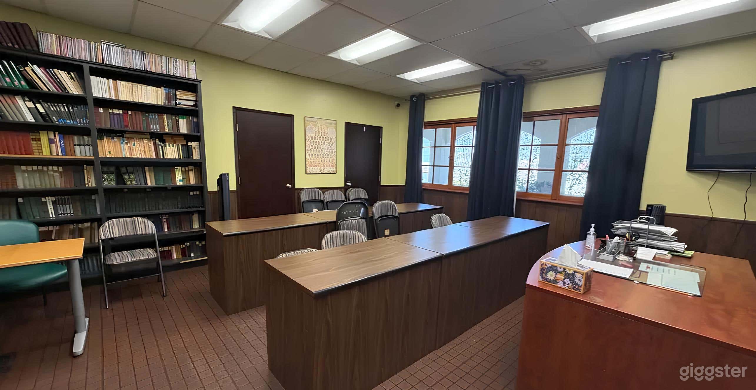 Small Classy Classroom Photo 4