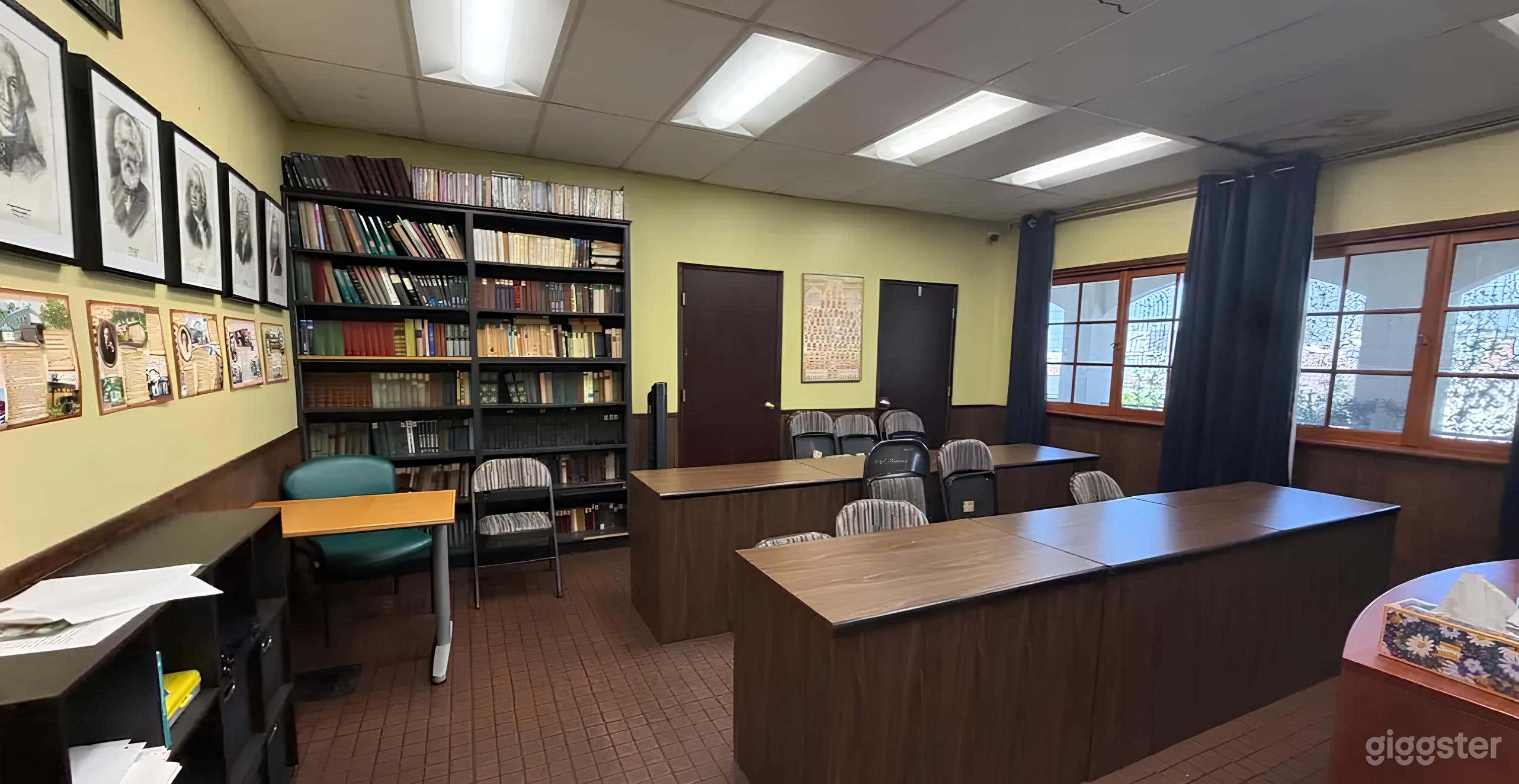 Small Classy Classroom Photo 3