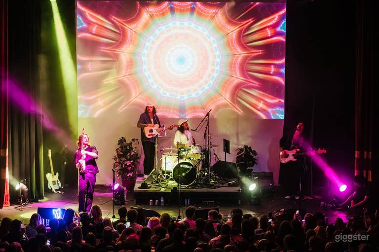  Vancouver's  Art Deco landmark 