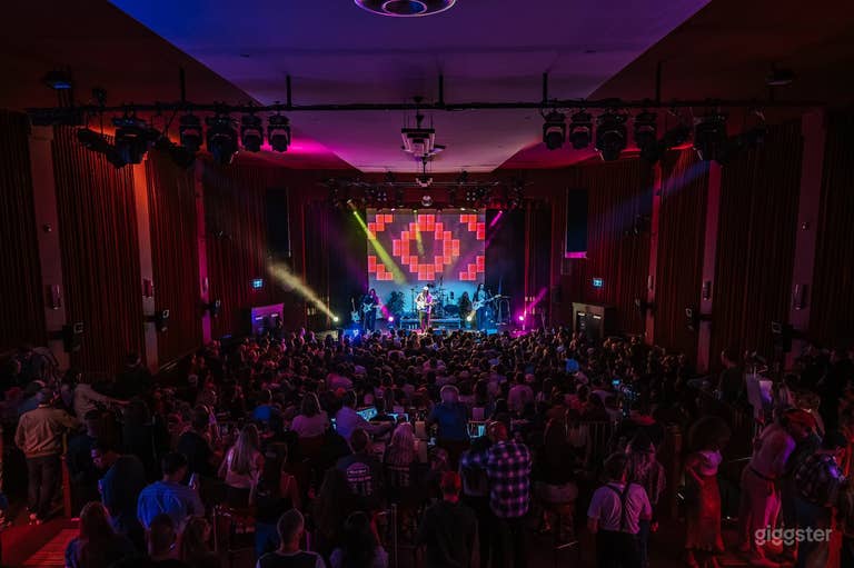  Vancouver's  Art Deco landmark 