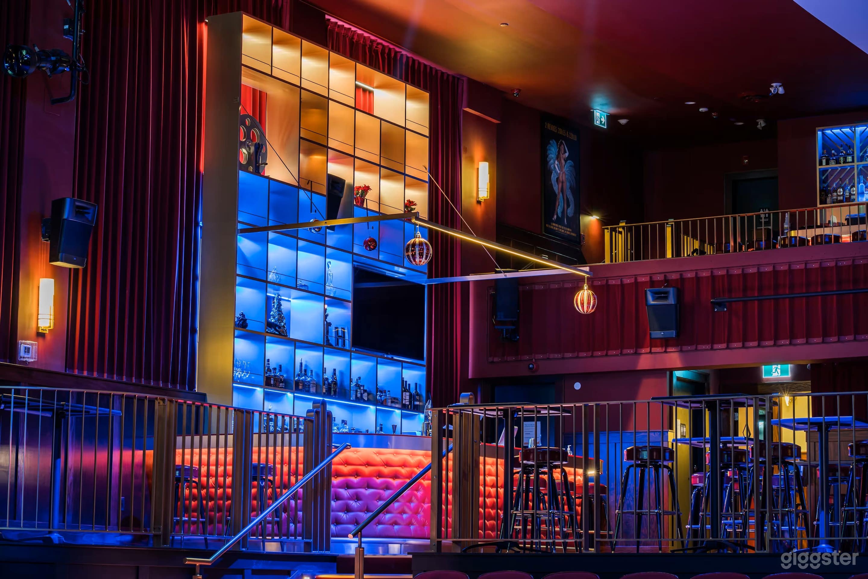 Vancouver's  Art Deco landmark Photo 3