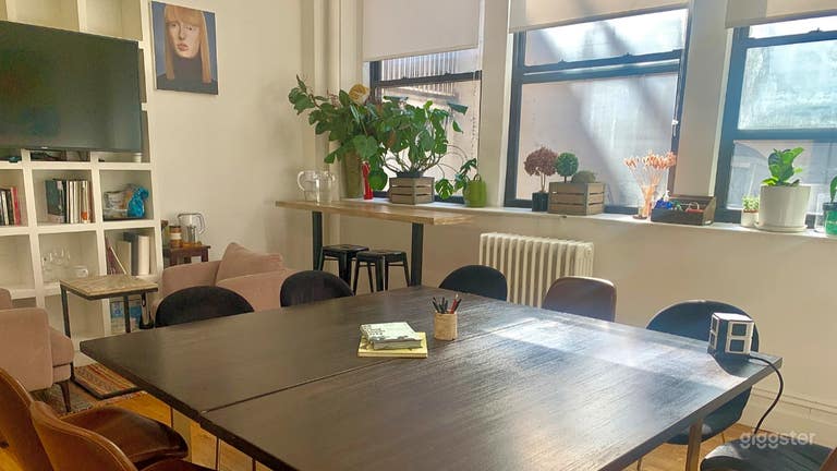  Beautiful and Bright Office and Gallery (Buyout) 