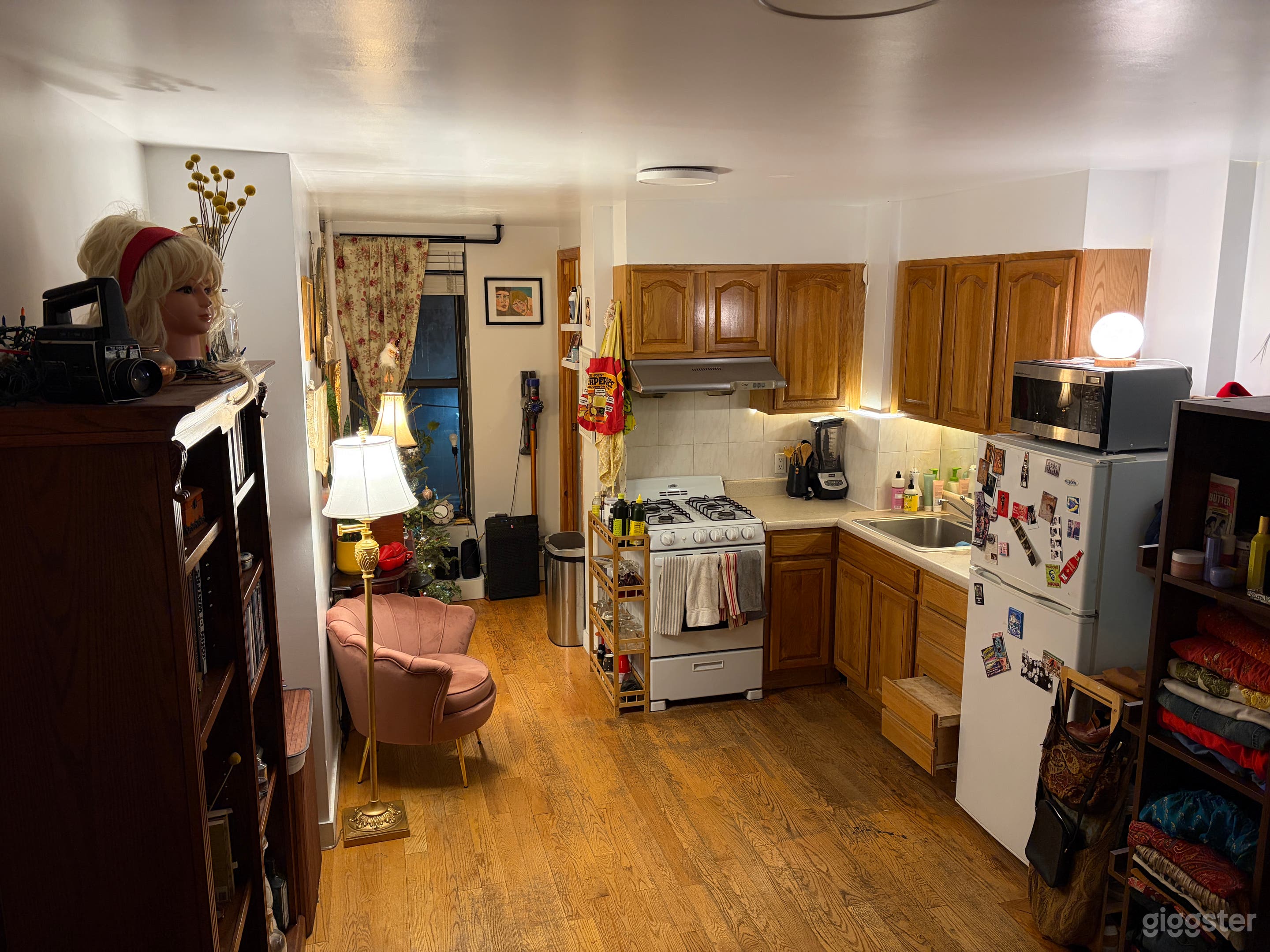 "Peter Parker and MJ" style studio in PRIME East Village Photo 2