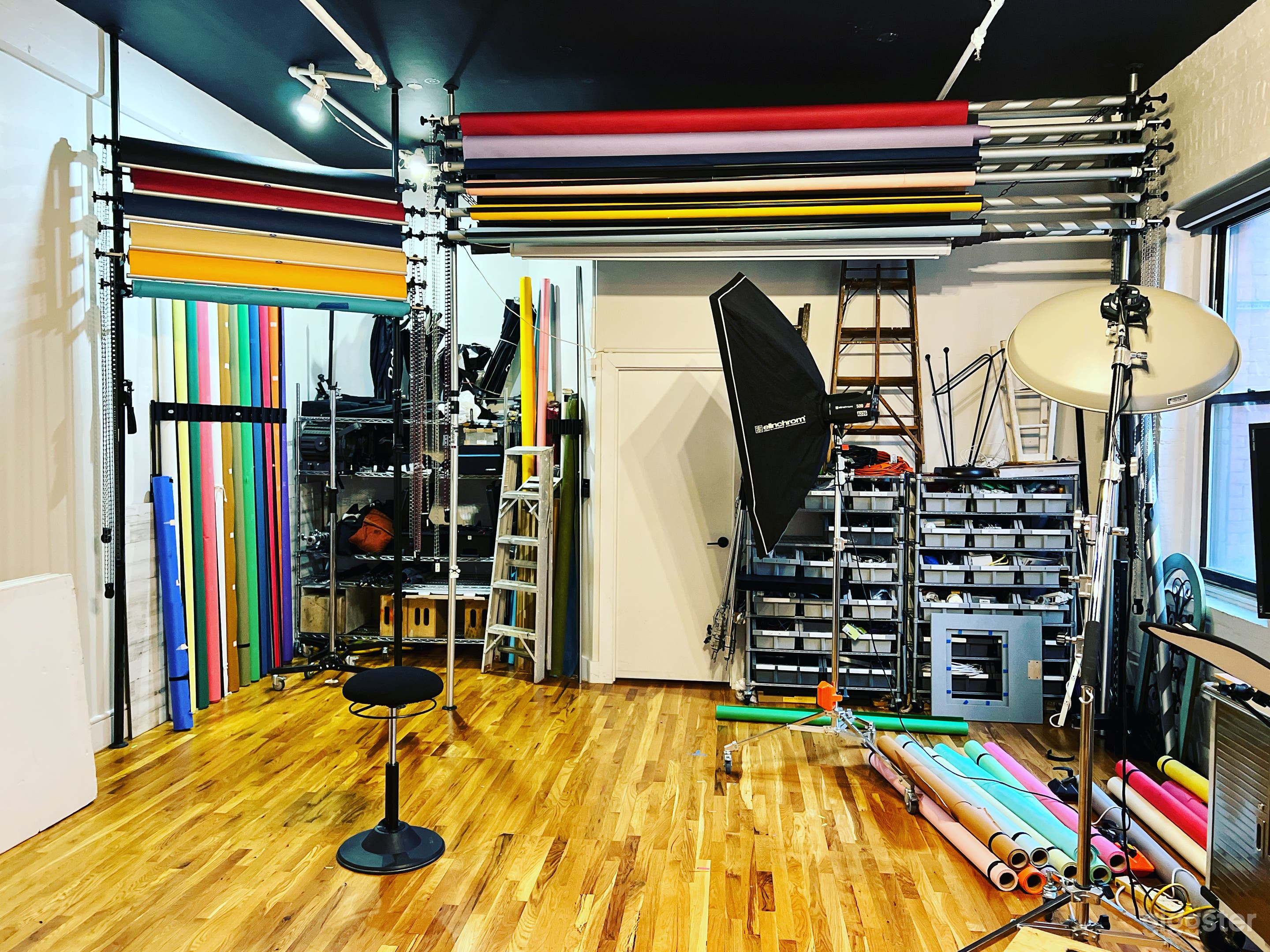 Modern Photo Studio Photo 1