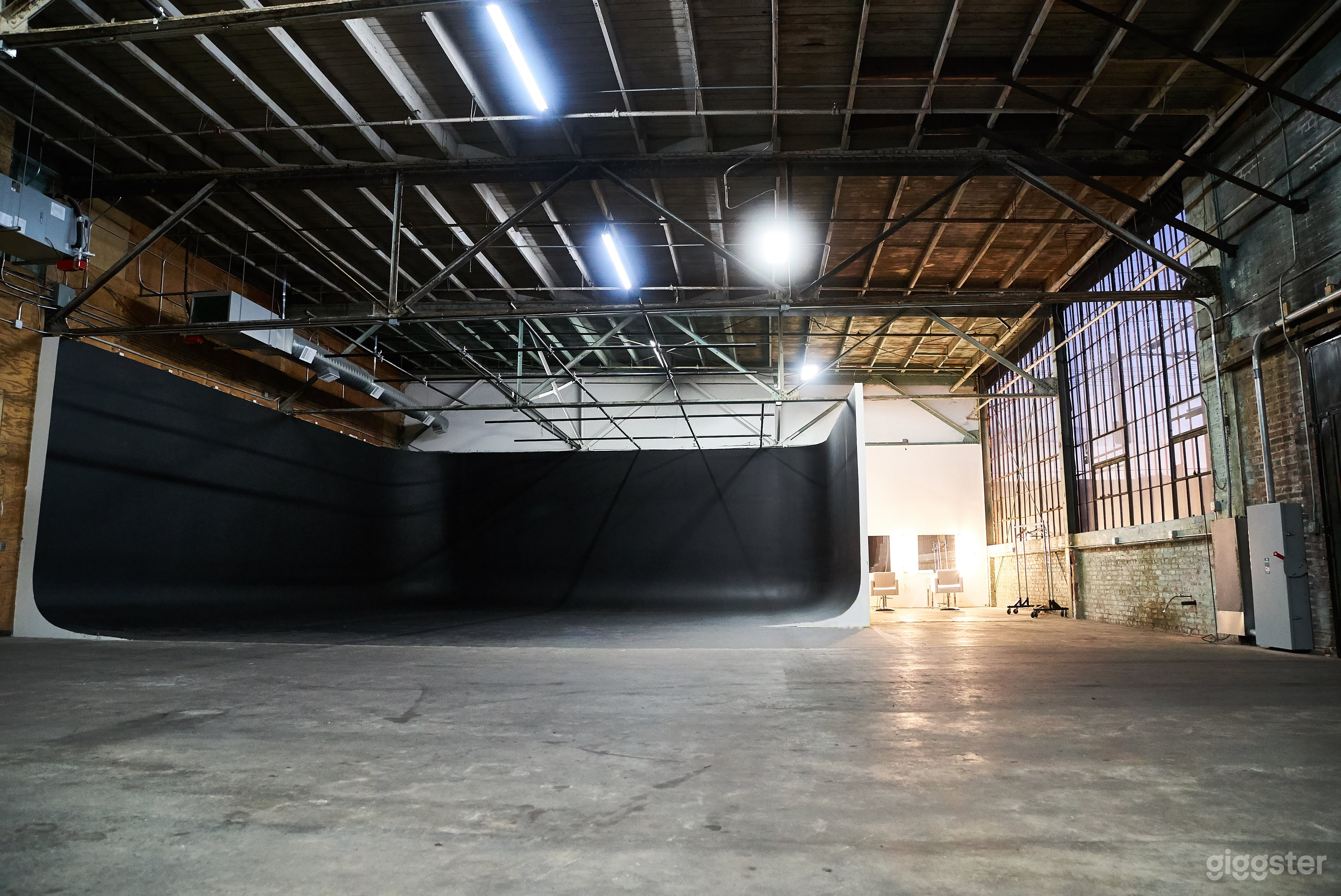 Huge 3 Wall Cyclorama Stage in LA Warehouse Studio Photo 1