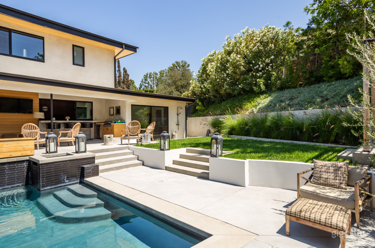  Luxury Pool for relaxing 