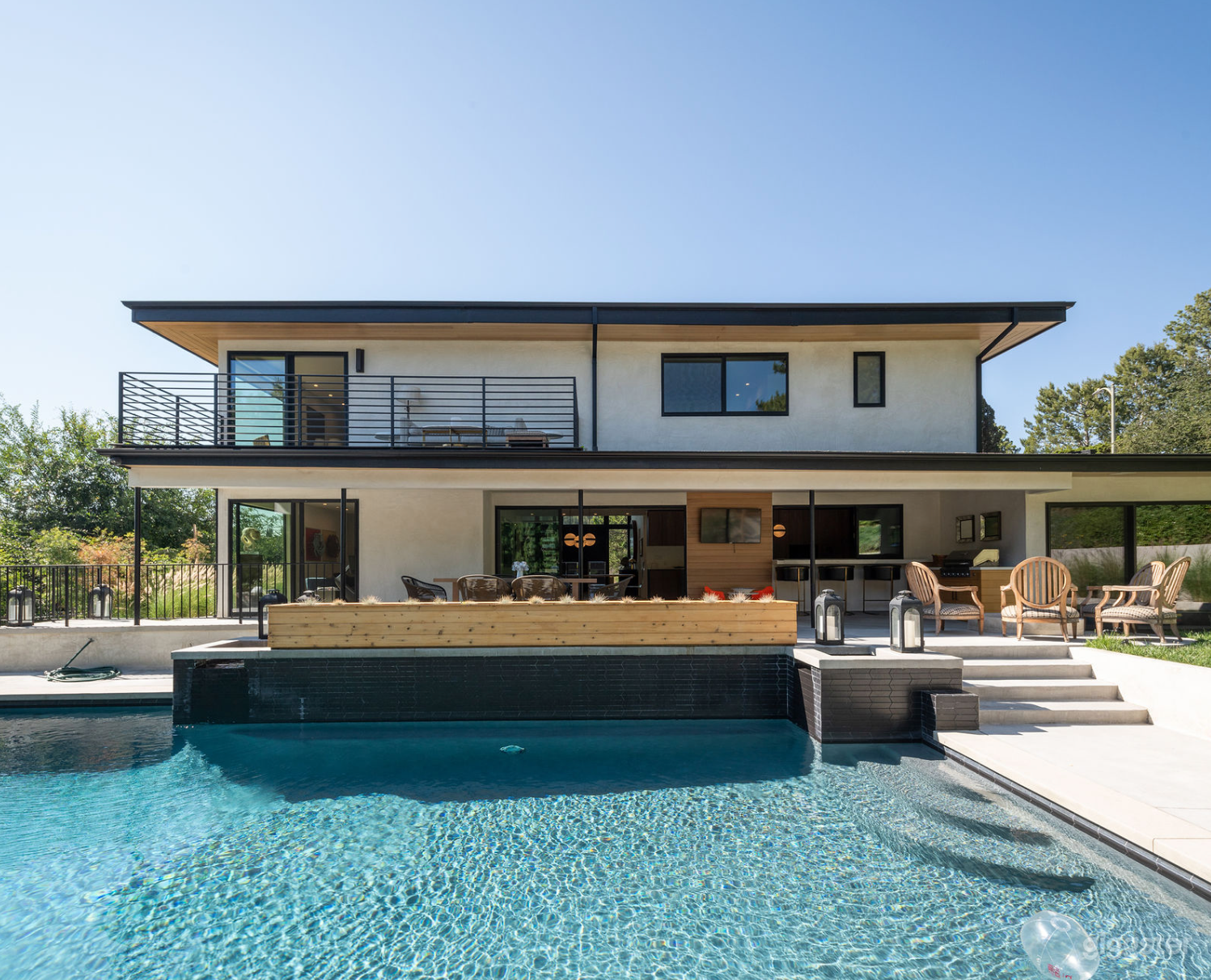 Luxury Pool for relaxing Photo 3