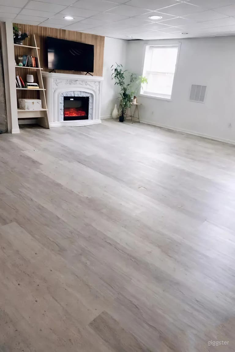  Full Buyout | Stylish Lounge & Basement for Events and More 