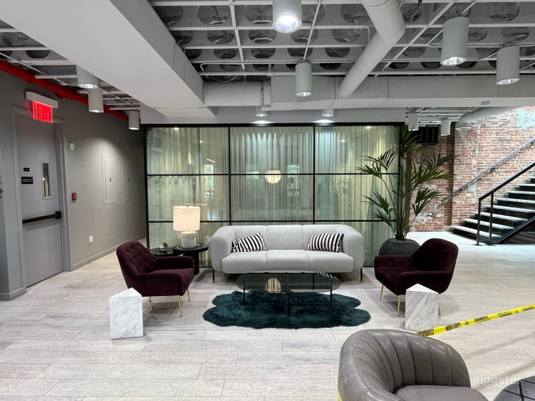  Large, stylish multi-floor office 