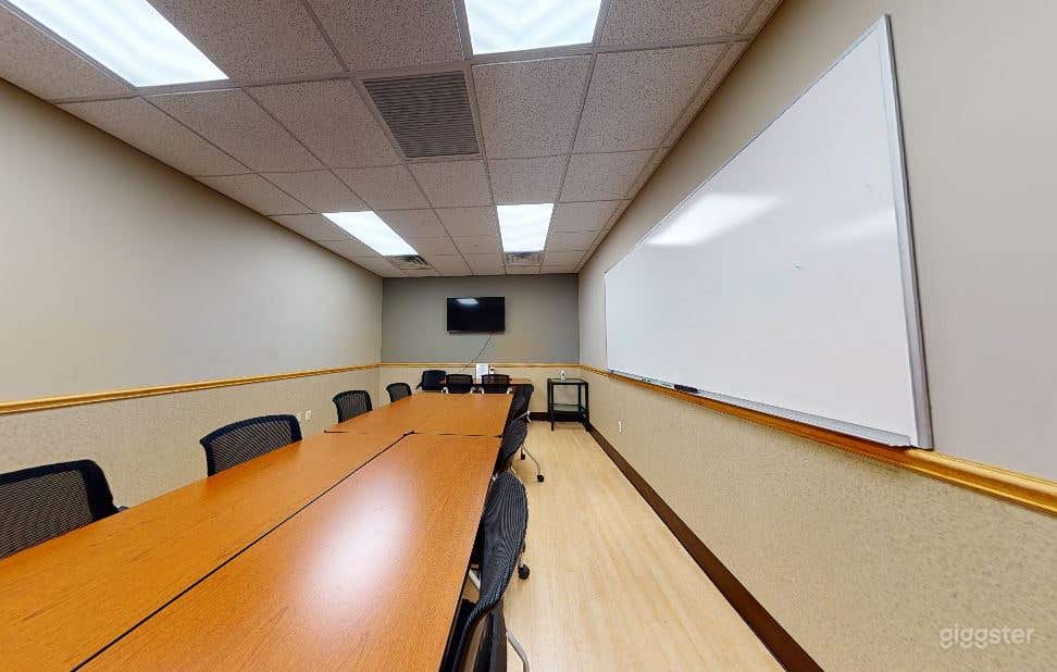 Medium Conference Room in Pine Brook Photo 3