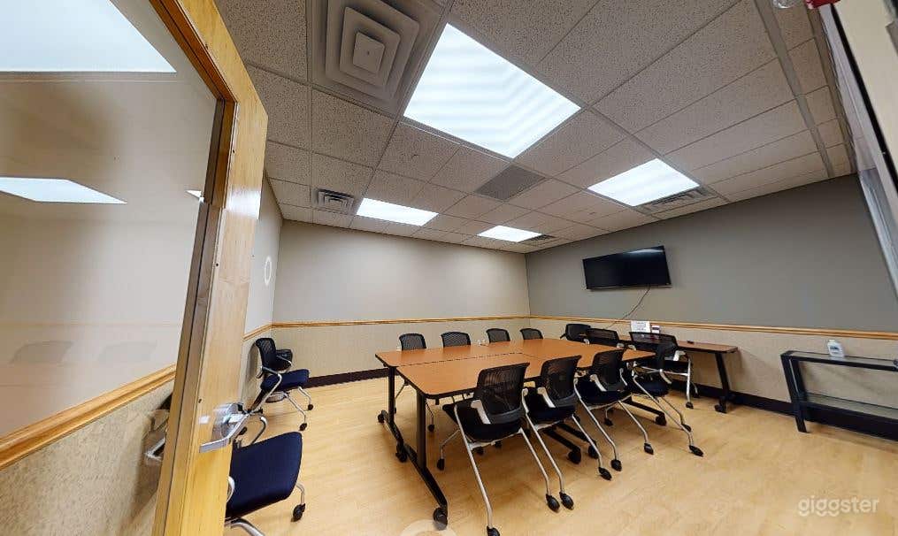 Medium Conference Room in Pine Brook Photo 4