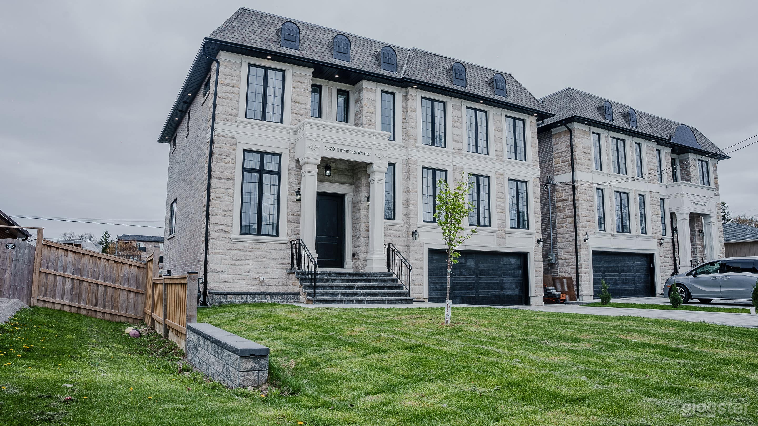 🎬 Lakeside Elegance Meets Modern Comfort Photo 3