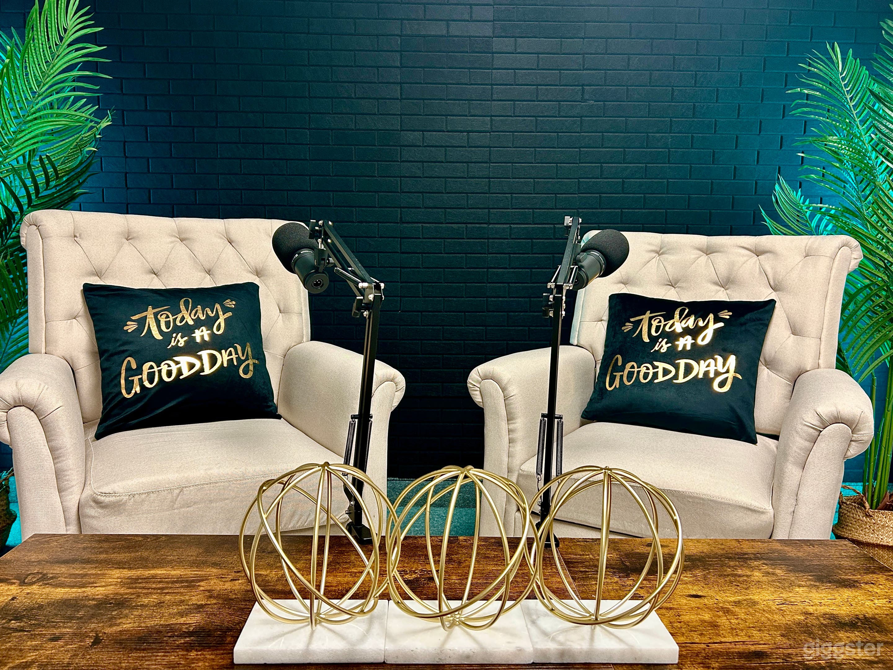 Content Studio for Podcasts and Vlogs in Montreal Photo 3