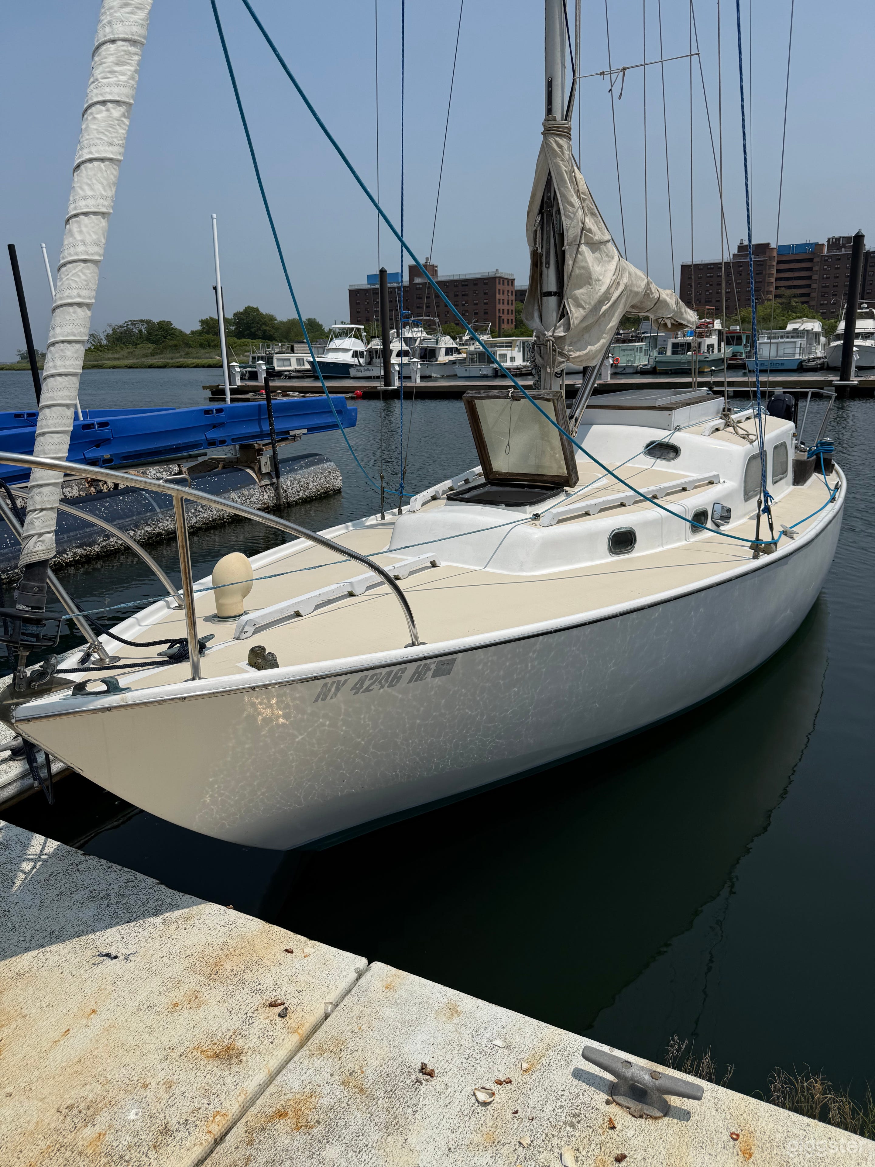 Vintage Sloop with Classic Lines Photo 1
