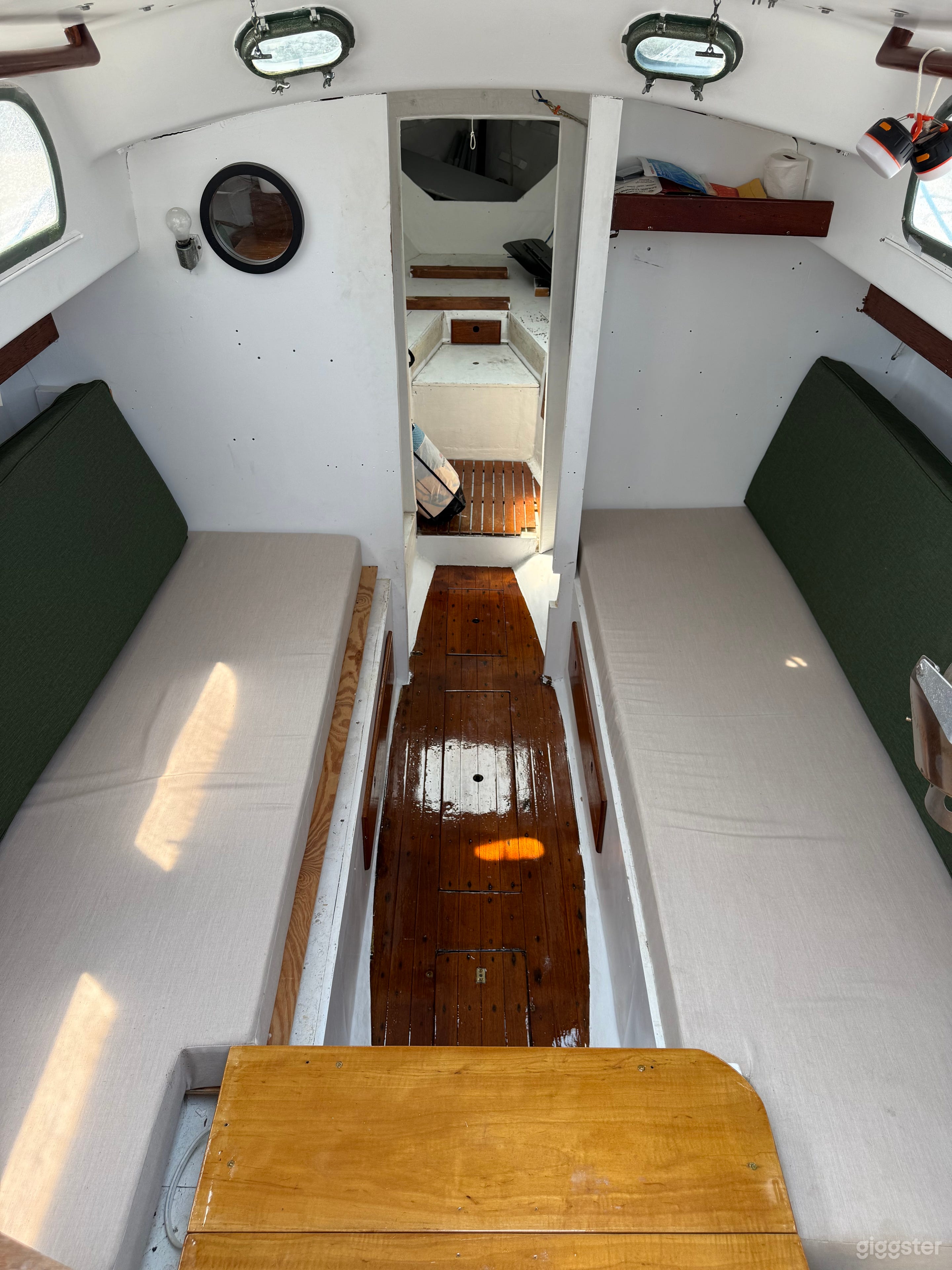 Vintage Sloop with Classic Lines Photo 2