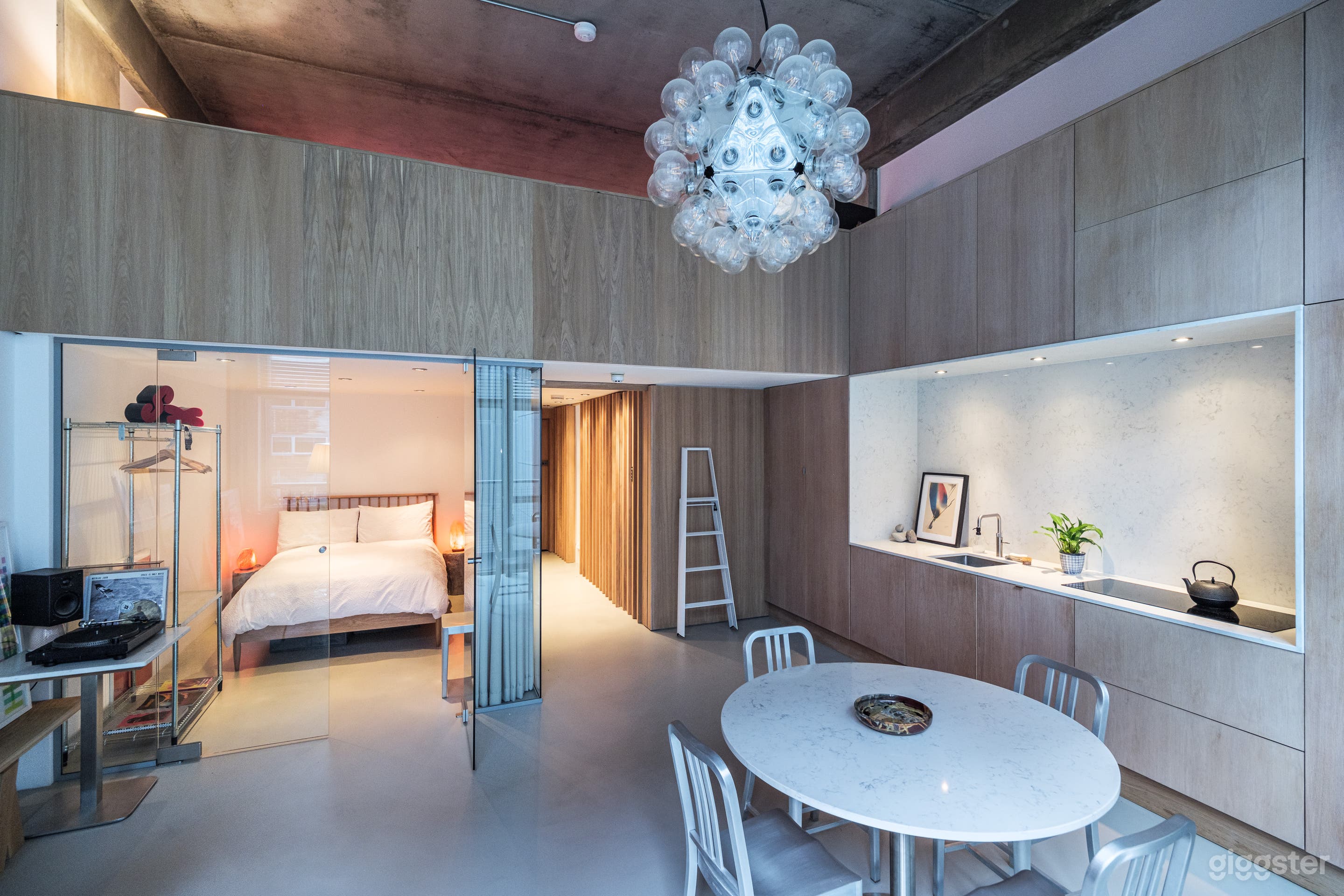 Industrial Luxury Loft - Premium Film &amp; Photo Location Photo 2