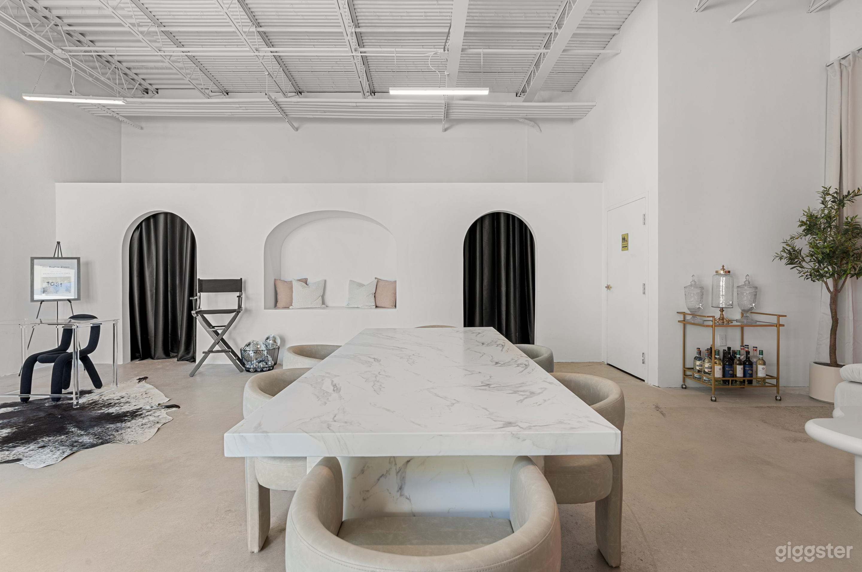 Aesthetic Photography & Podcast Studio | Fort Lauderdale Photo 1