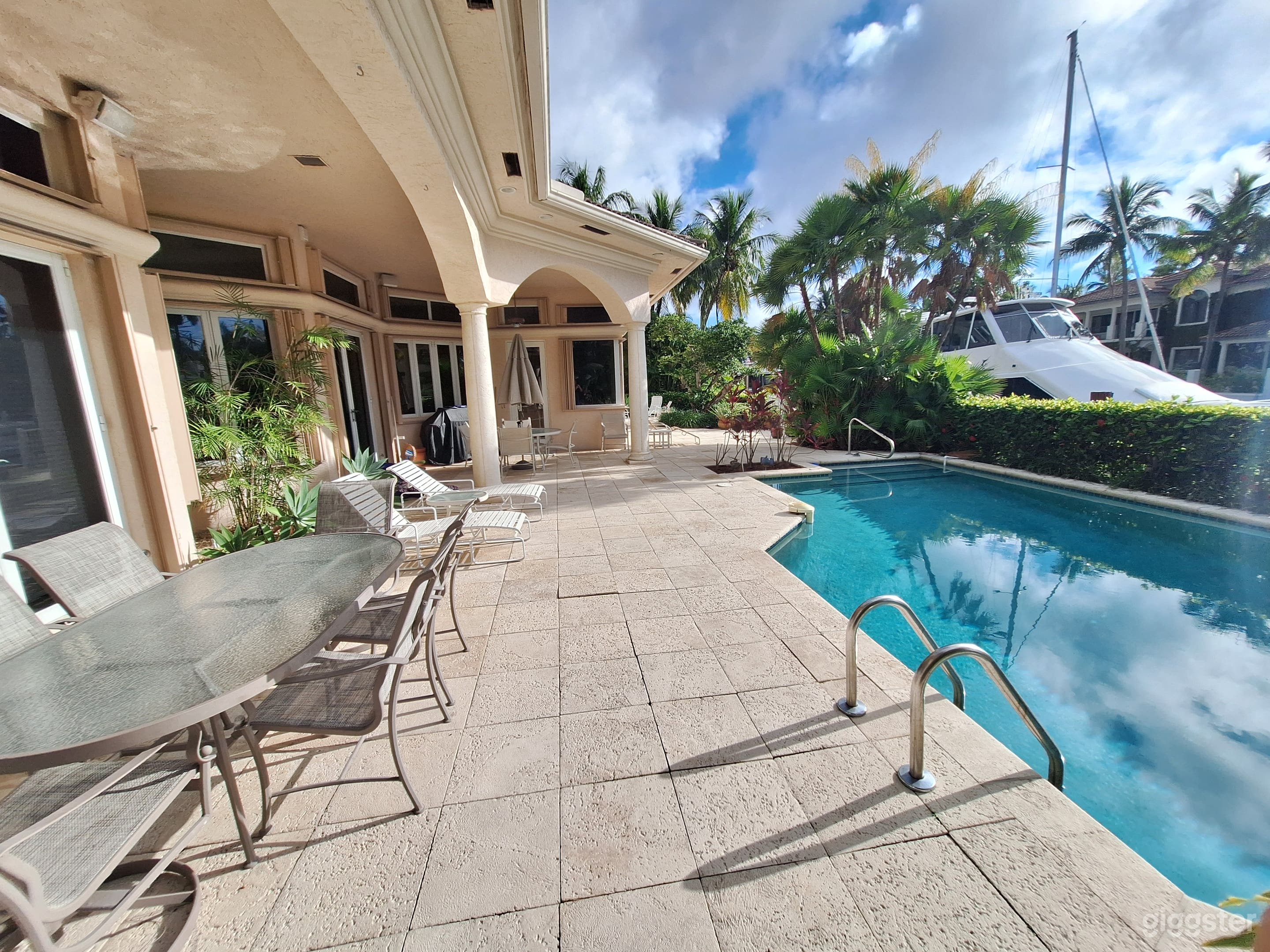 Las Olas Isles Waterfront Ocean Access Pool Photo 1