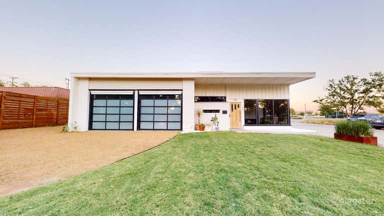  Mid-Century, California-Ranch Styled Studio/Event Space 