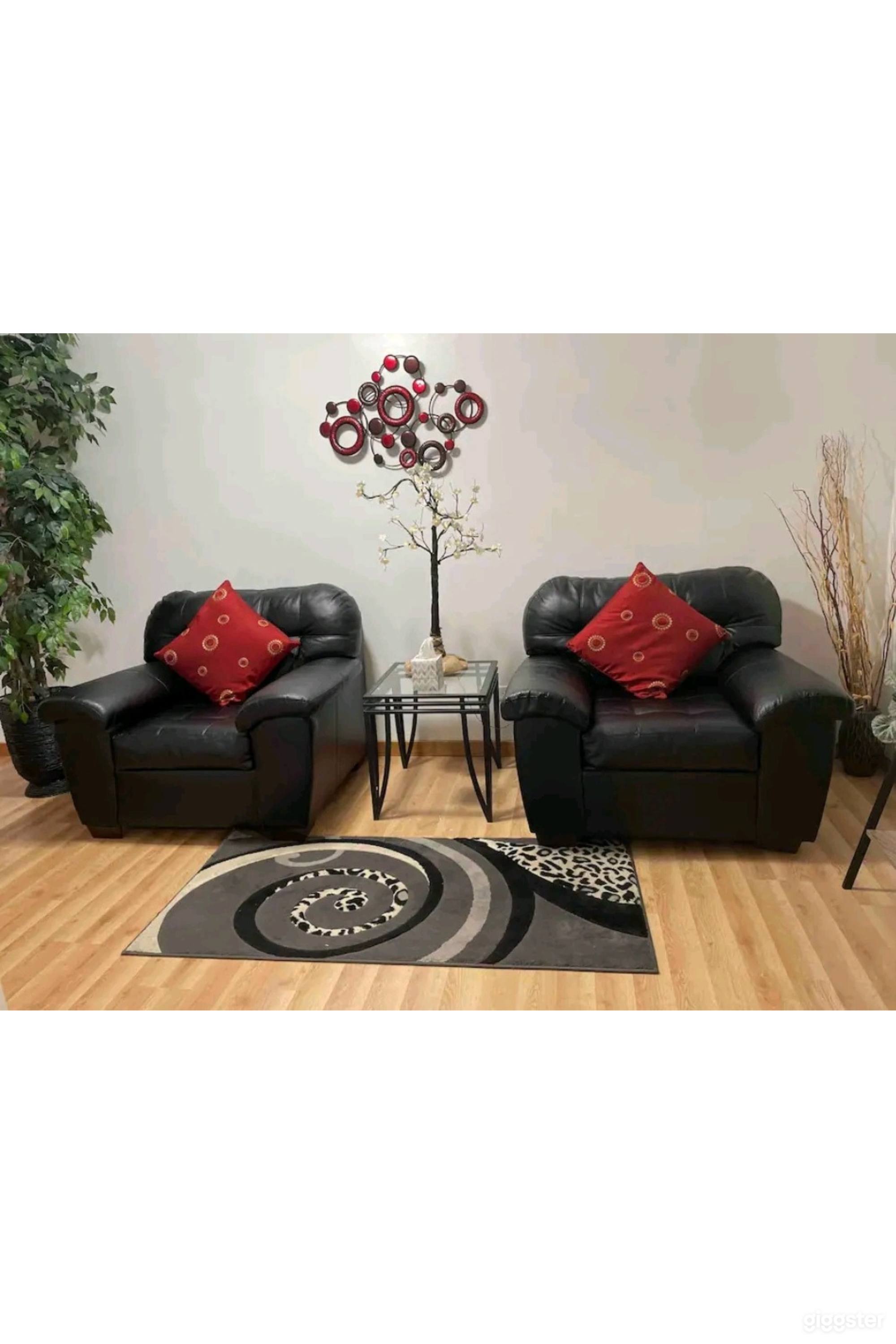 Entry way with comfy seating