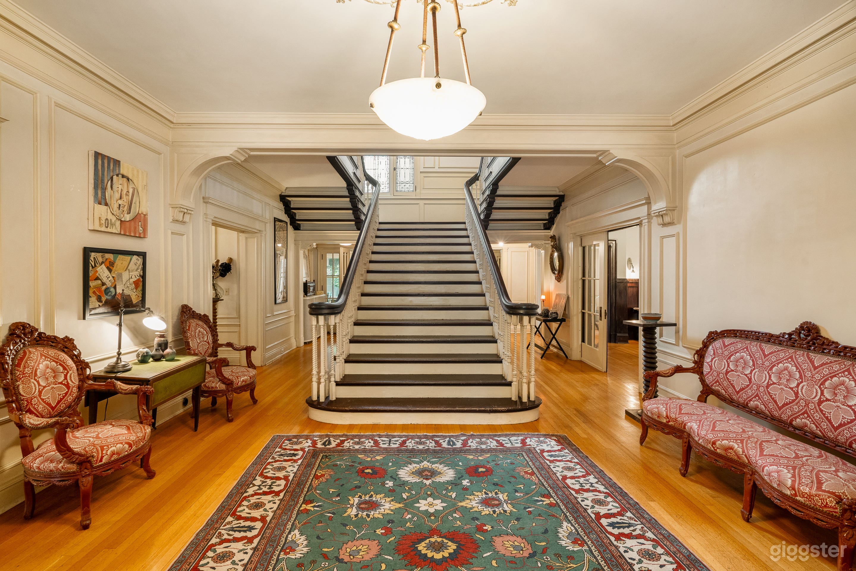 Vintage Hollywood Mansion/World Cup/ Verticals Photo 3