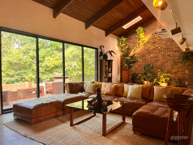  Rosies Place: A 1970s Rockstar Dream Home 