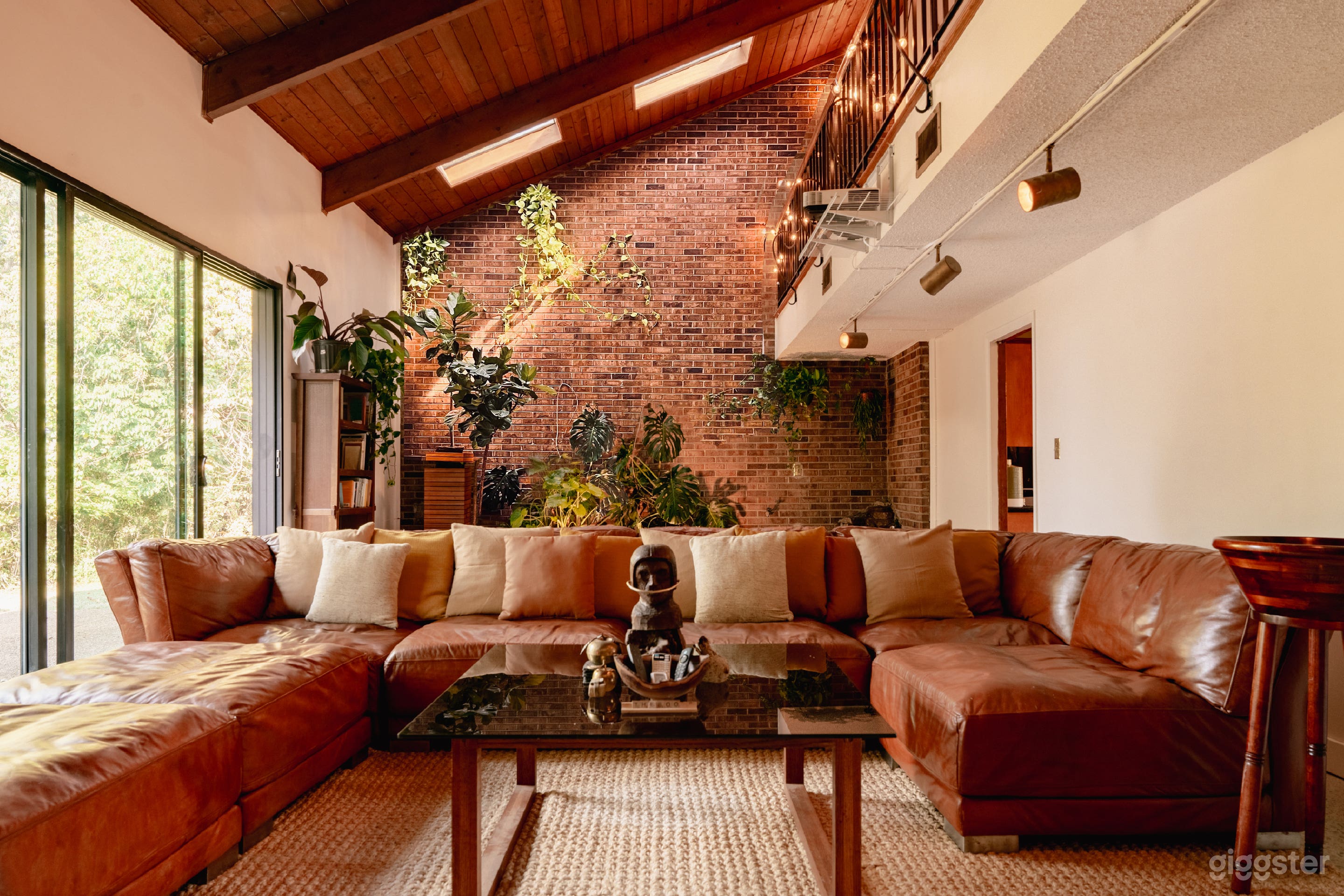 Rosies Place: A 1970s Rockstar Dream Home Photo 1