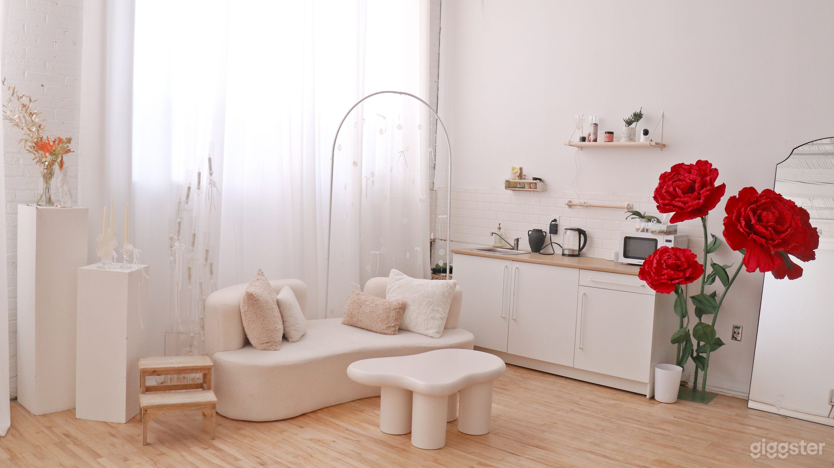 Natural light loft Photo & Event Studio Photo 2