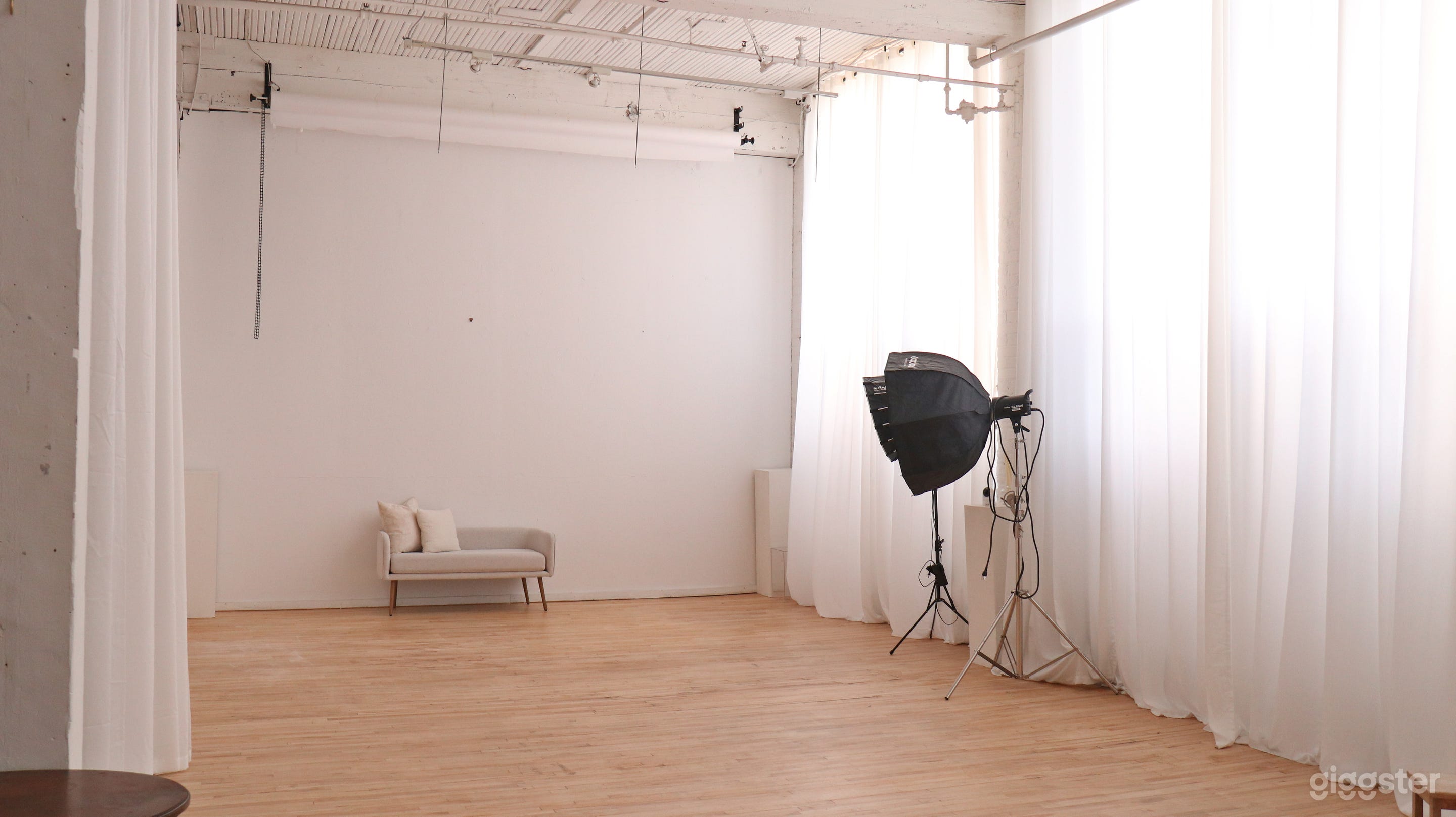 Natural light loft Photo & Event Studio Photo 1