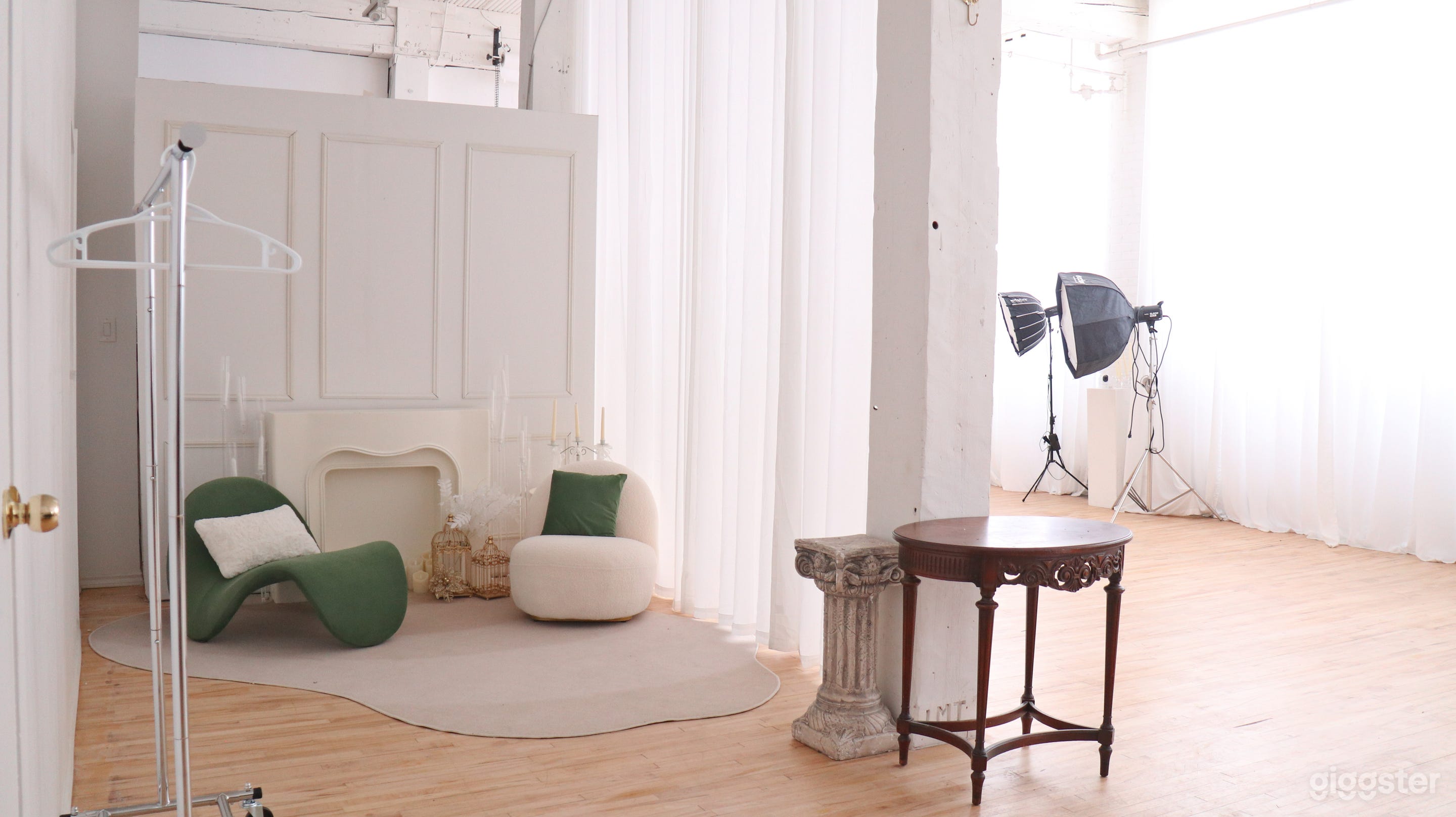 Natural light loft Photo & Event Studio Photo 3