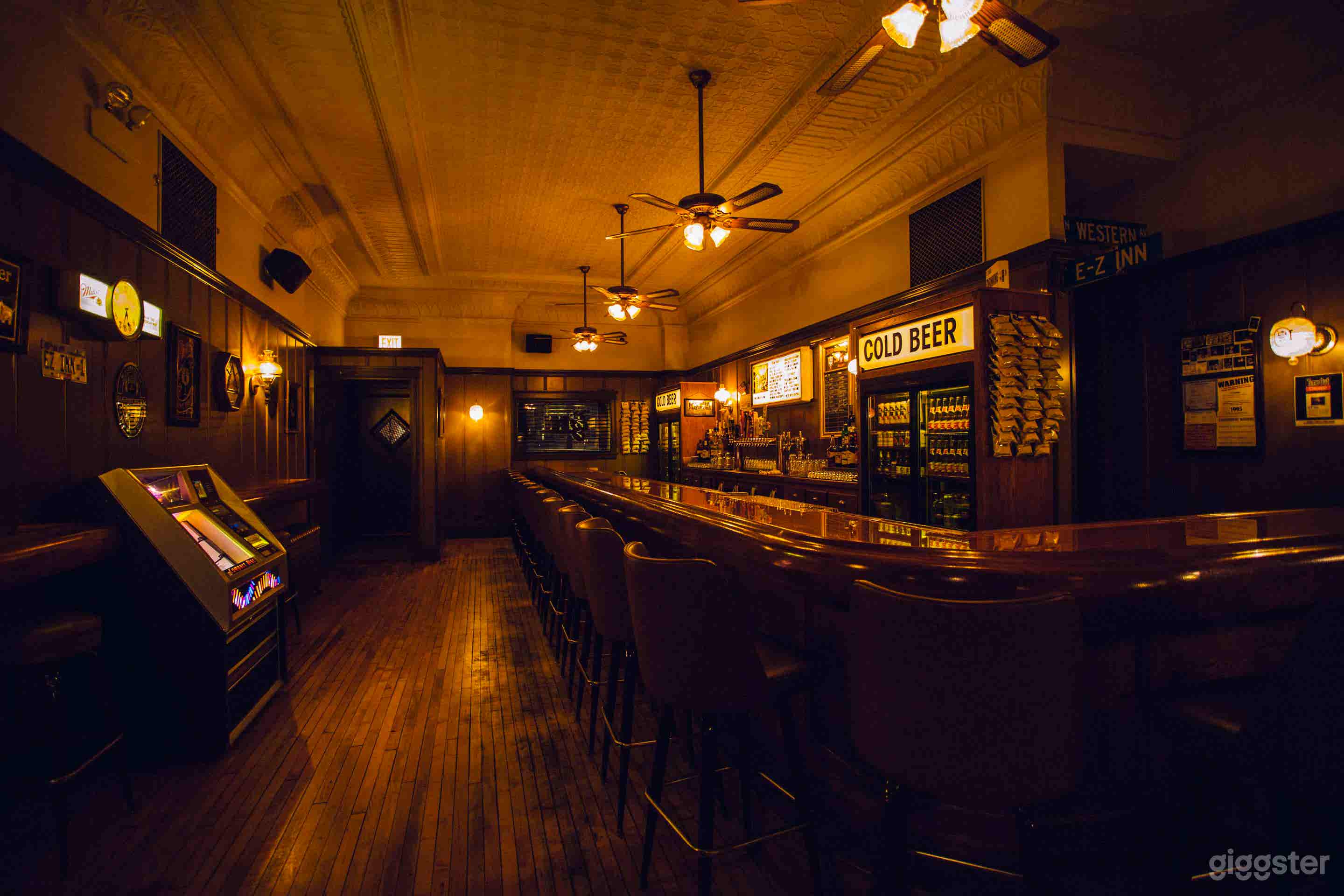 Classic Chicago/Midwest Tavern Vibes  Photo 3