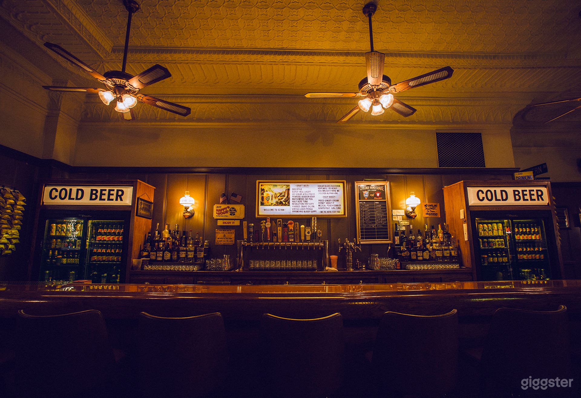 Classic Chicago/Midwest Tavern Vibes  Photo 1