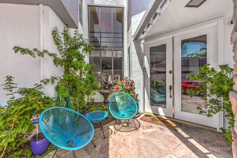  Vegas Mid-Century Mansion on 1/2 an Acre 