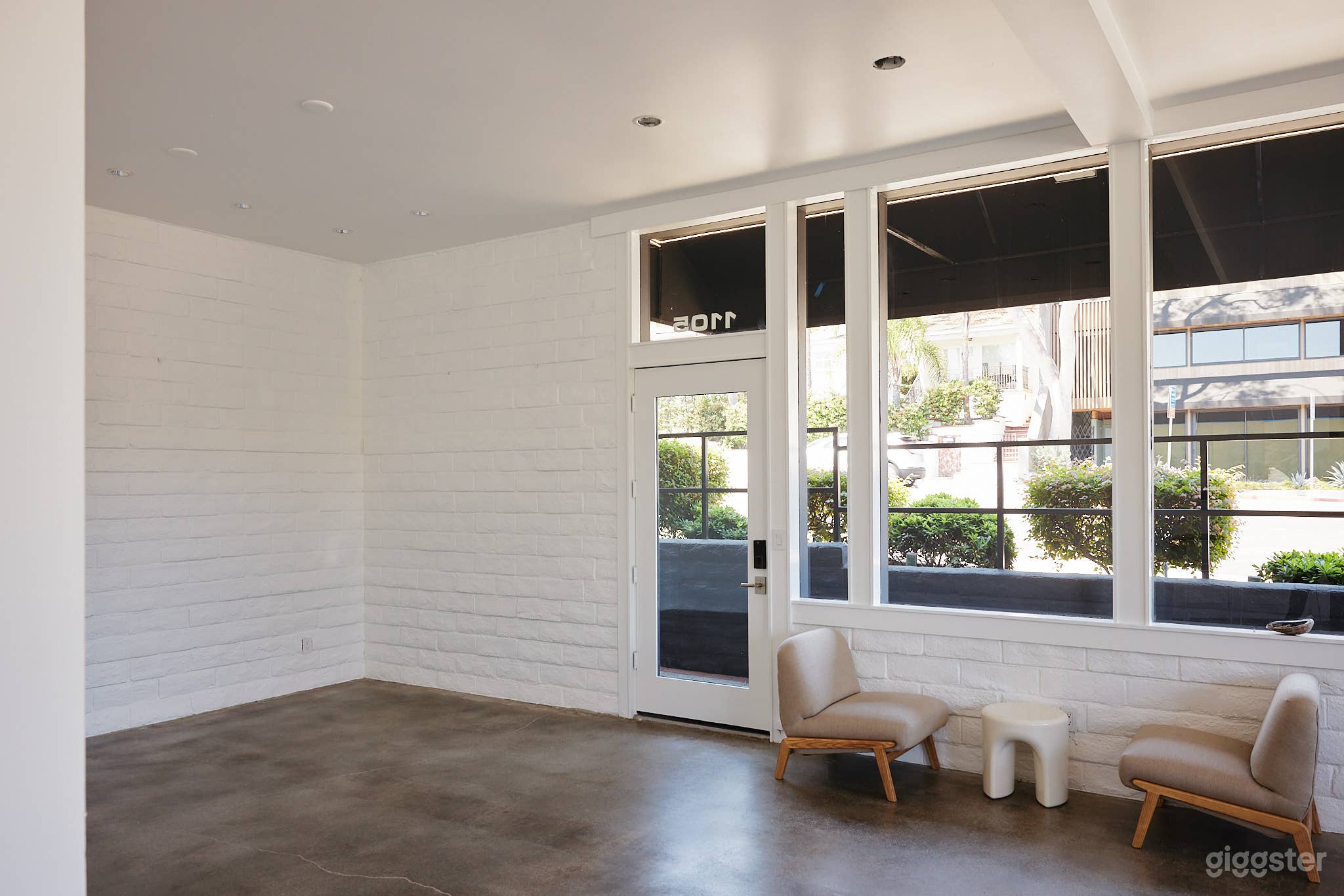 Industrial Natural Light Studio Near Beach Photo 4