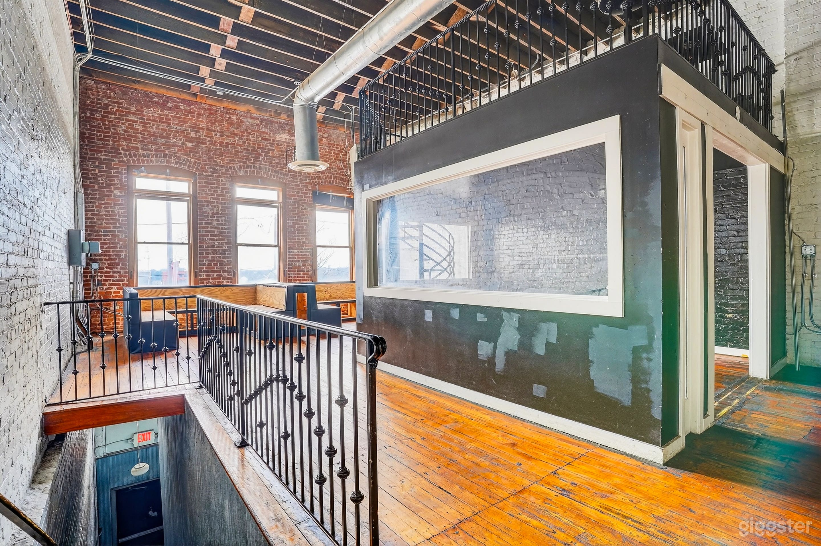 Space For Filming, Events And Meetings Above Restaurant Photo 4