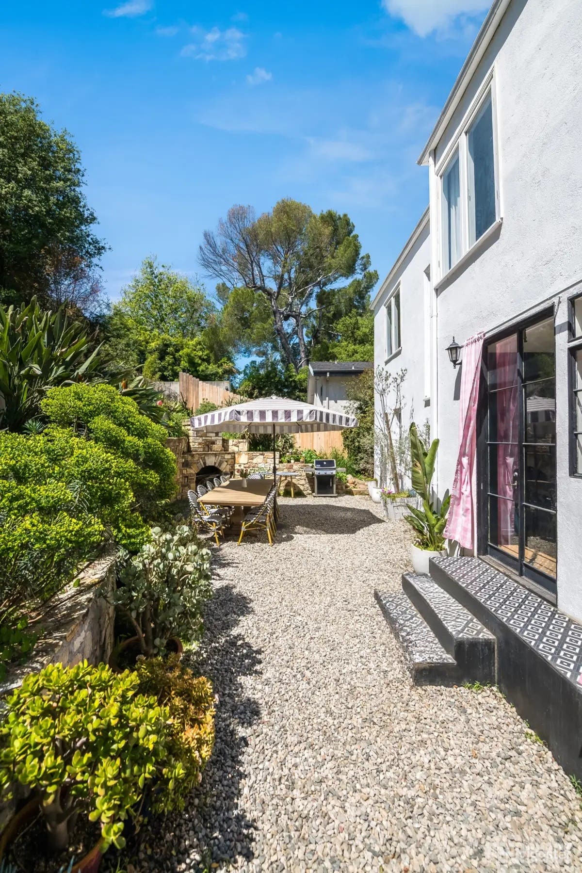 Hidden Backyard Terrace with Scenic Views Photo 2