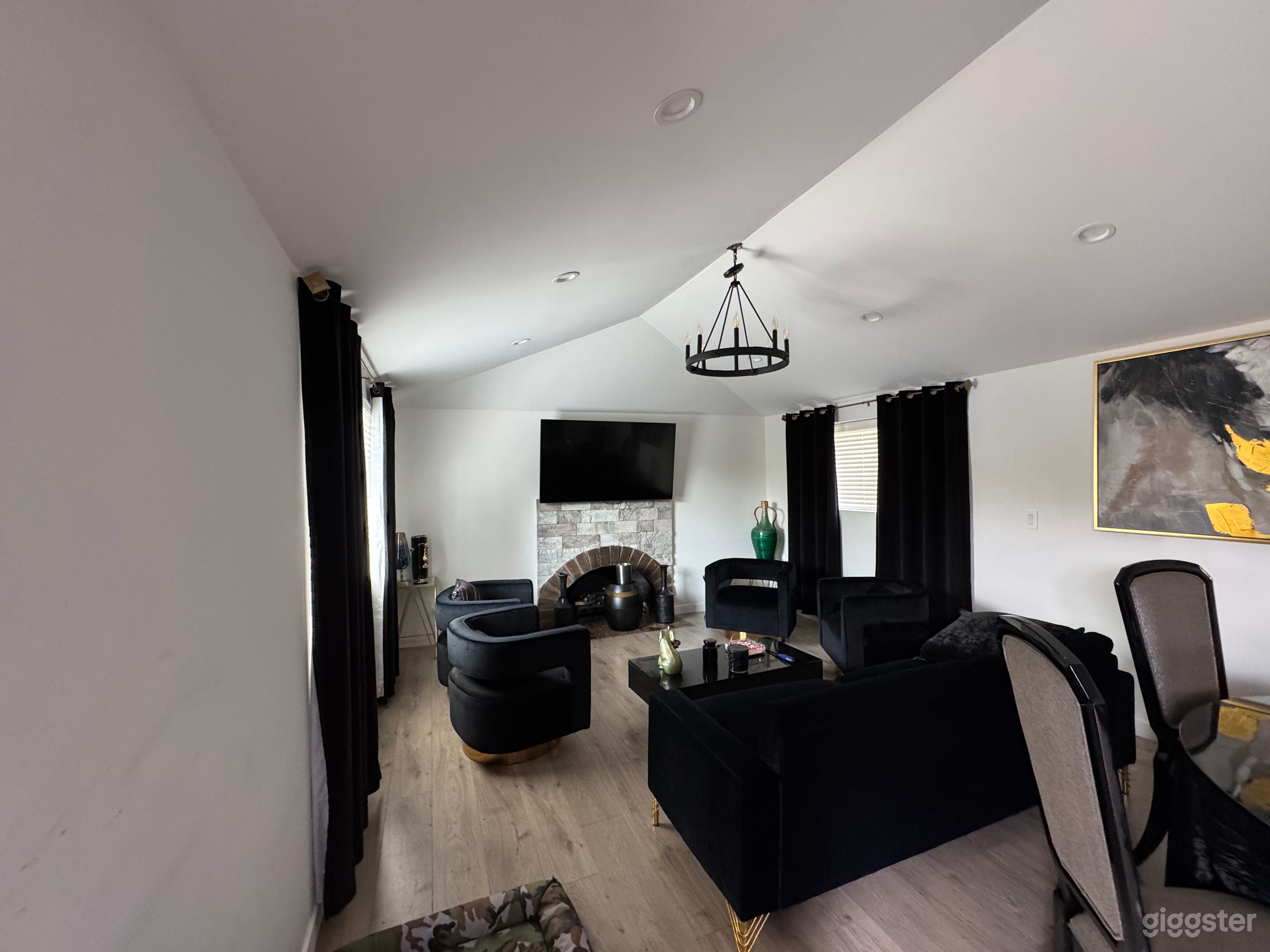 One of a kind ranch for filming Photo 3