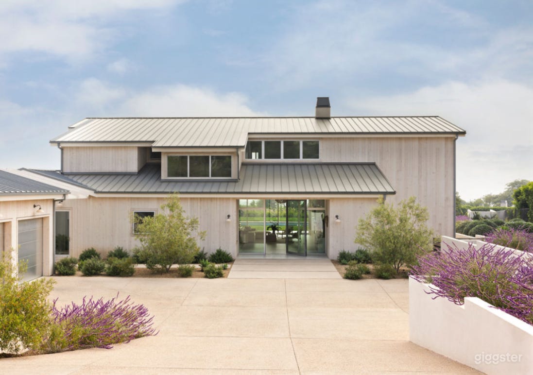 #404 Modern Malibu Photo 2