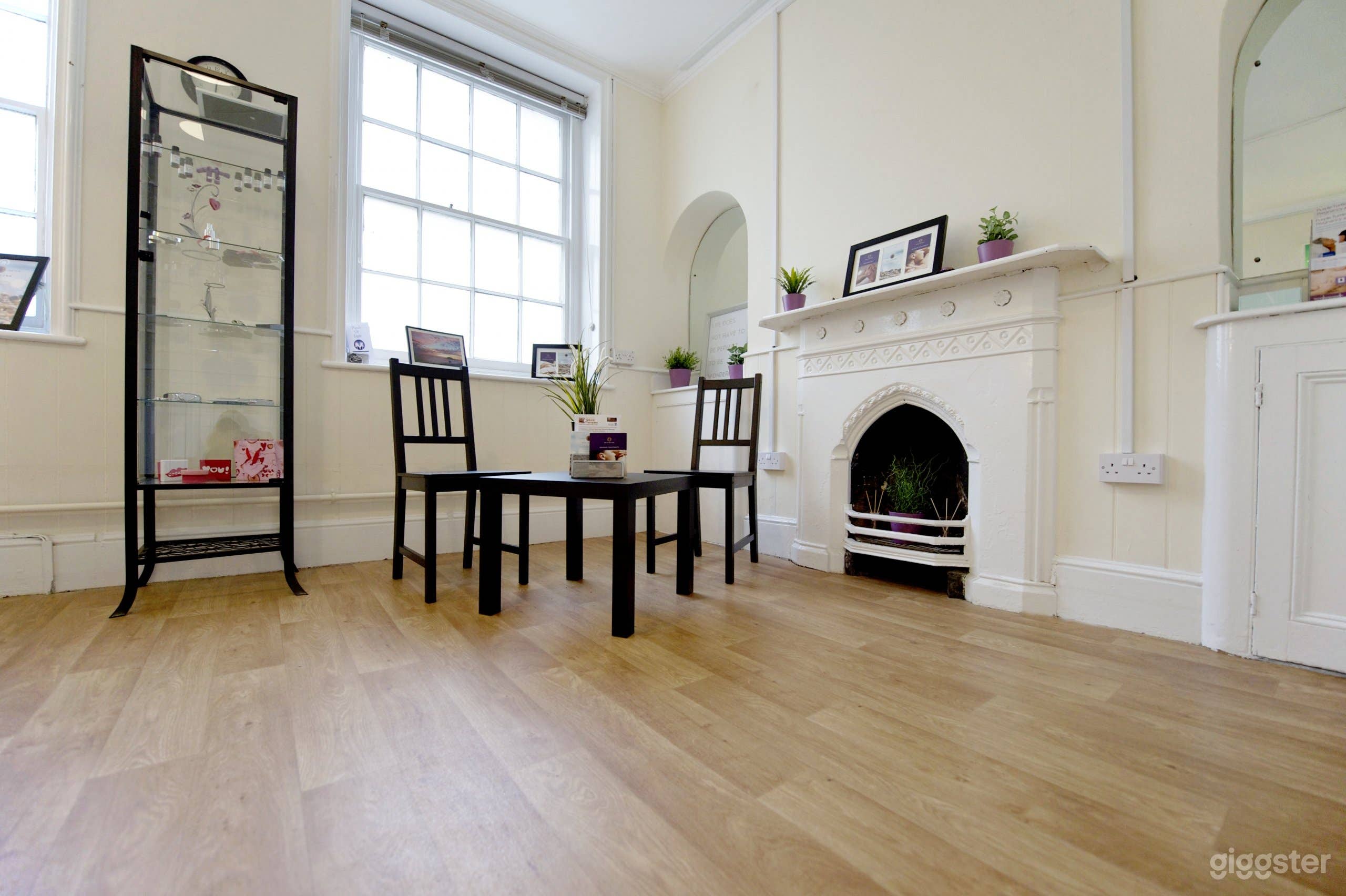 Reception/recreation room