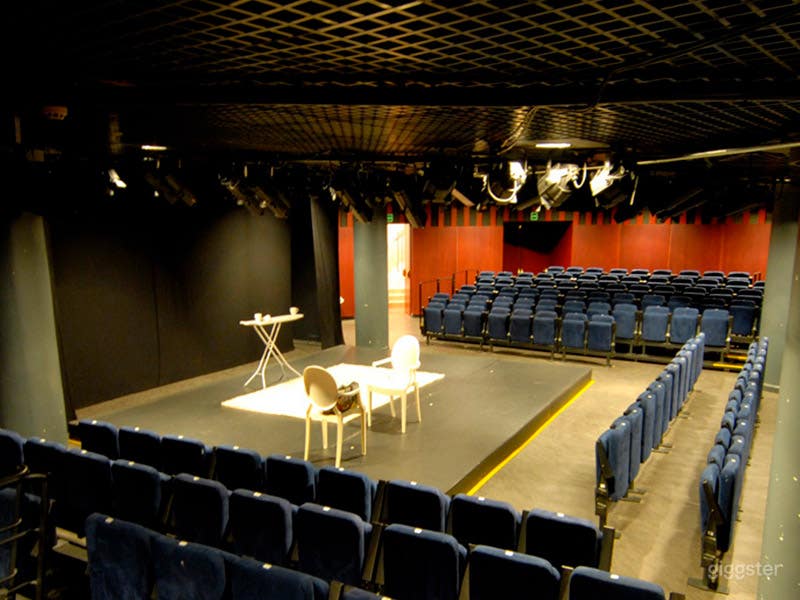 Sala de teatro totalmente equipada  Photo 3
