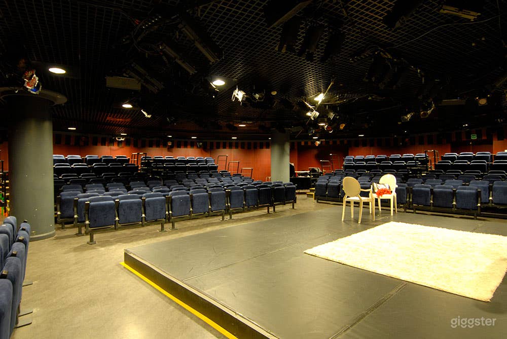 Sala de teatro totalmente equipada  Photo 1