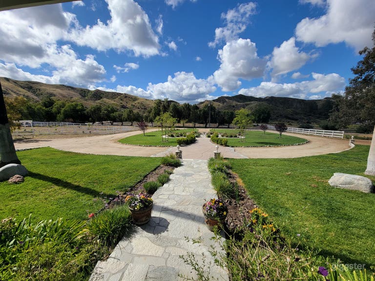  Breathtaking Santa Clarita Ranch Home on 5 Acres  