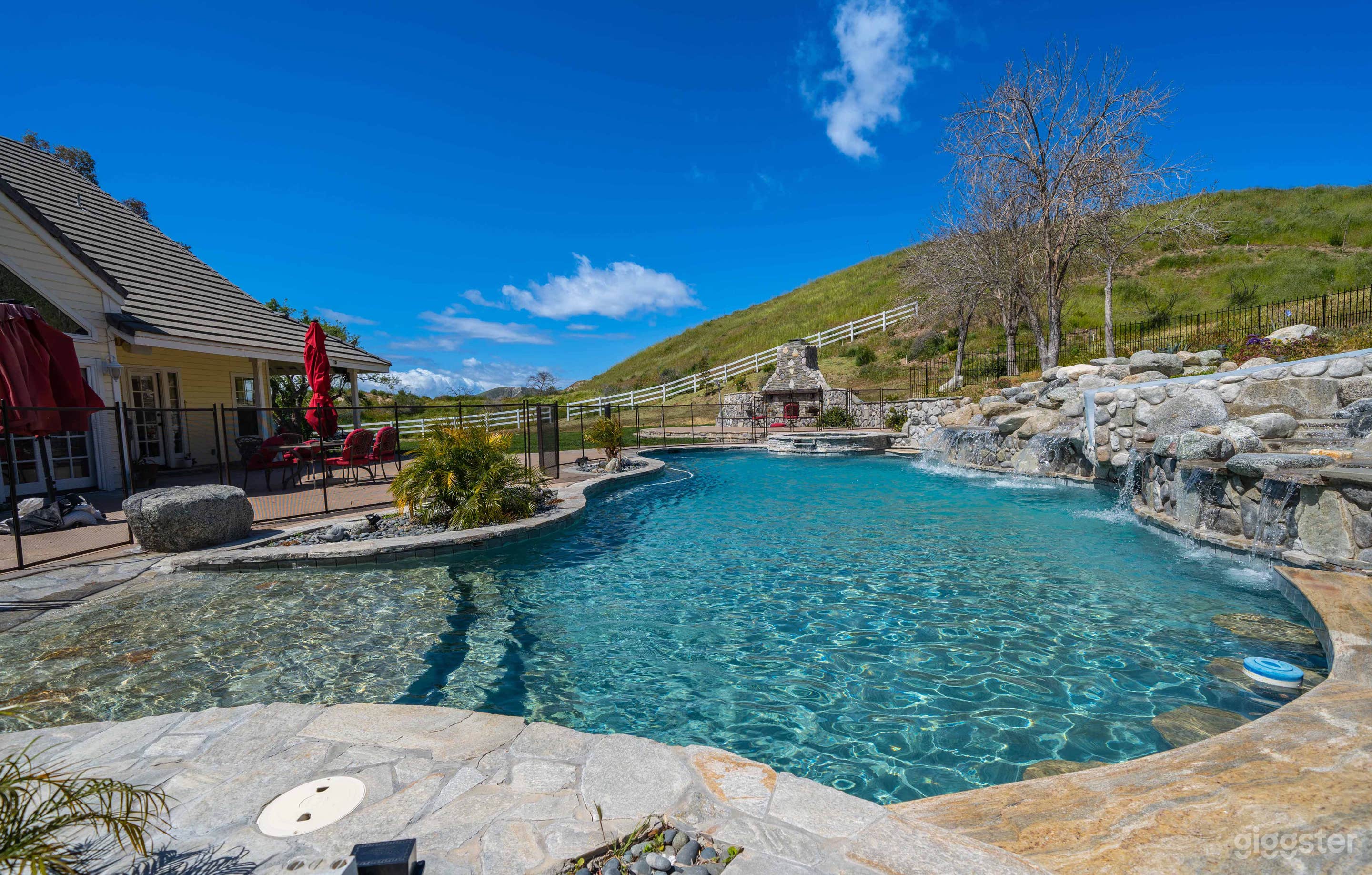 Breathtaking Santa Clarita Ranch Home on 5 Acres  Photo 3