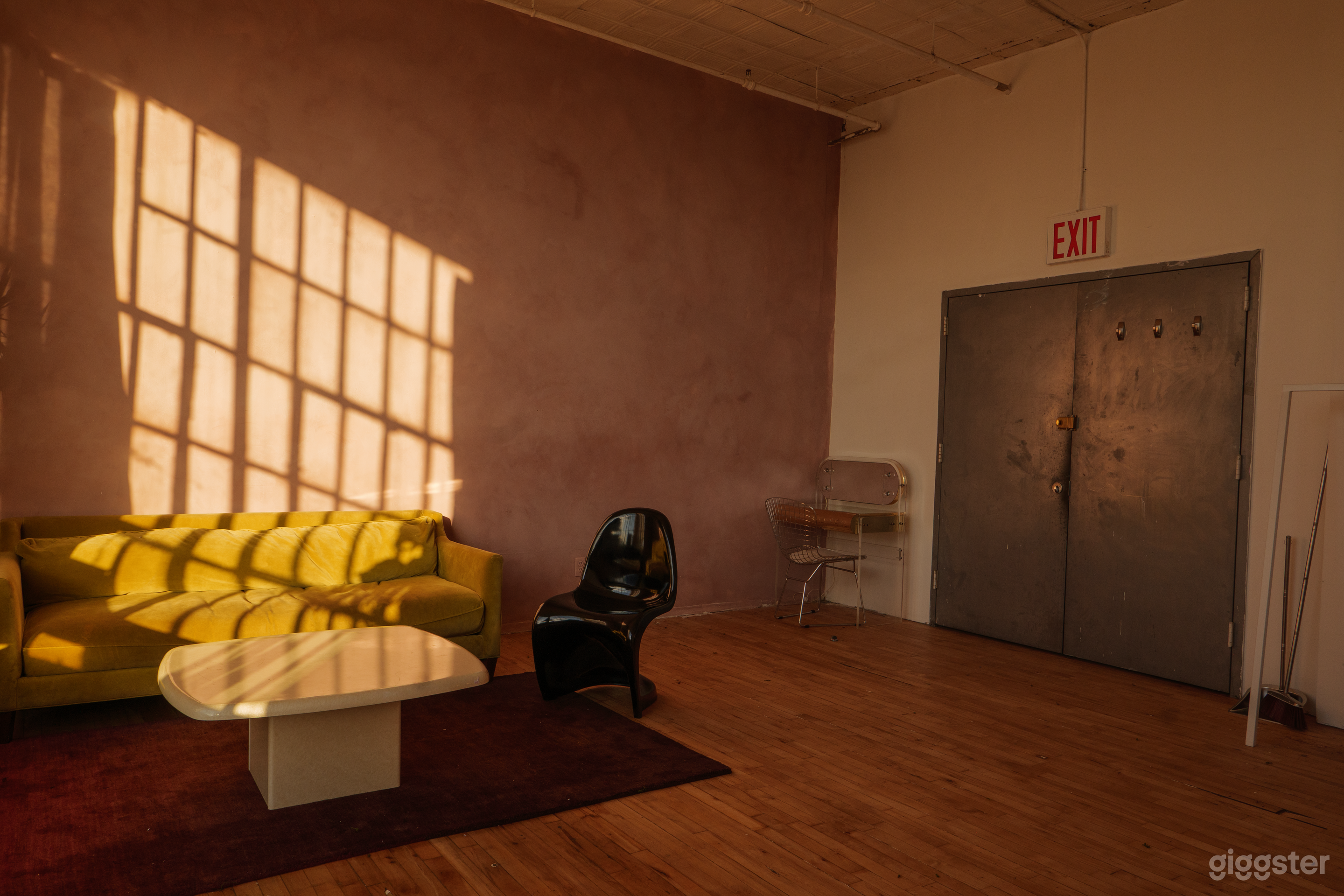 Chic Photo Studio with Huge North Facing Windows and Iconic Photo 3