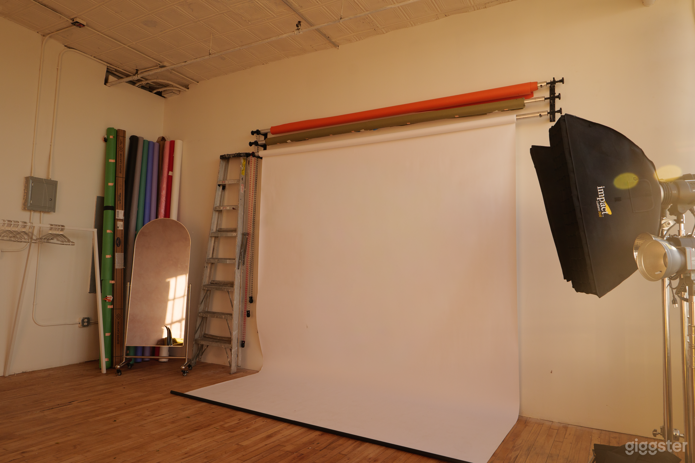 Chic Photo Studio with Huge North Facing Windows and Iconic Photo 2