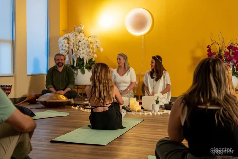  Peaceful Gallery for Workshops & Gatherings 