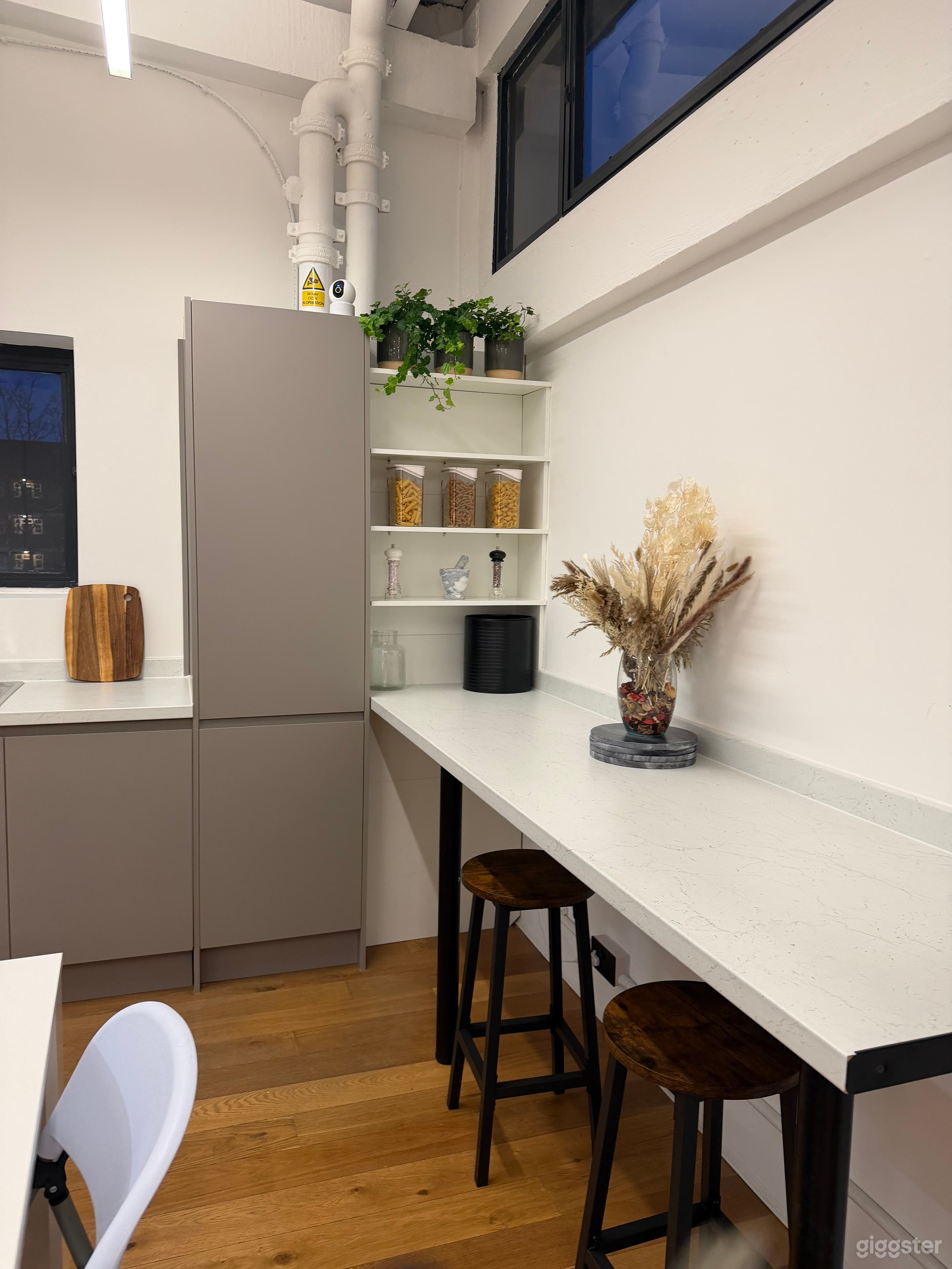 Aesthetic Sunlight Lifestyle - Havelock Aura Studio Photo 3